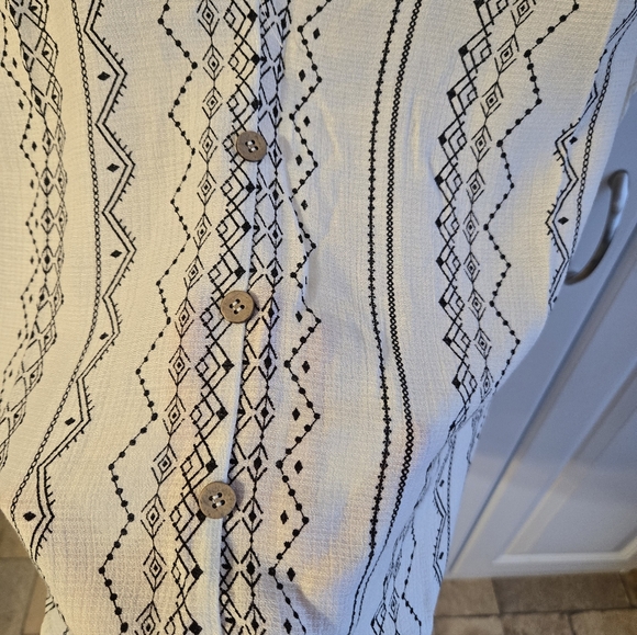 Blu Pepper Womans Top - Picture 4 of 5